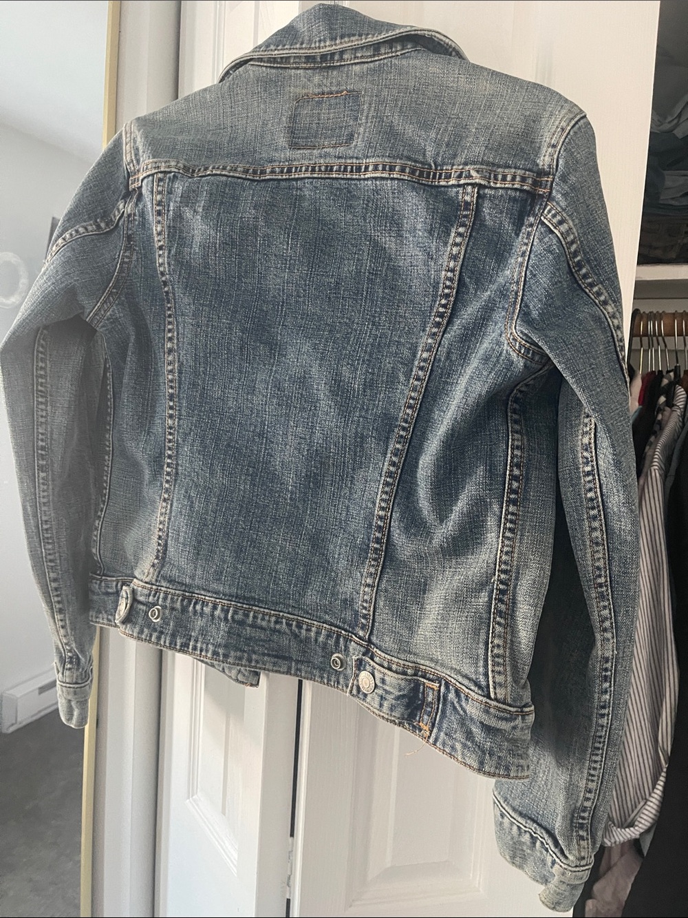 Vintage Y2K Levi’s Trucker Denim Jacket Women’s Medium 77404-3486 - Picture 4 of 8